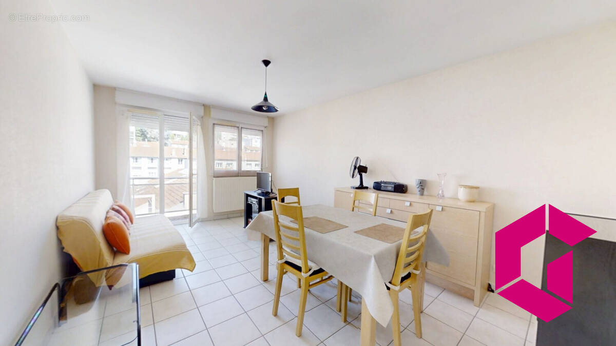 Appartement à SAINT-ETIENNE