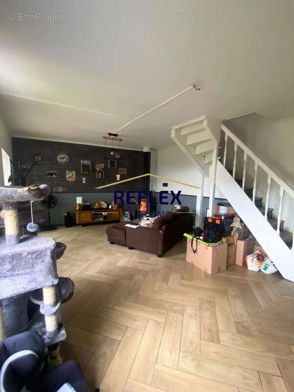 Maison à SUZANNE