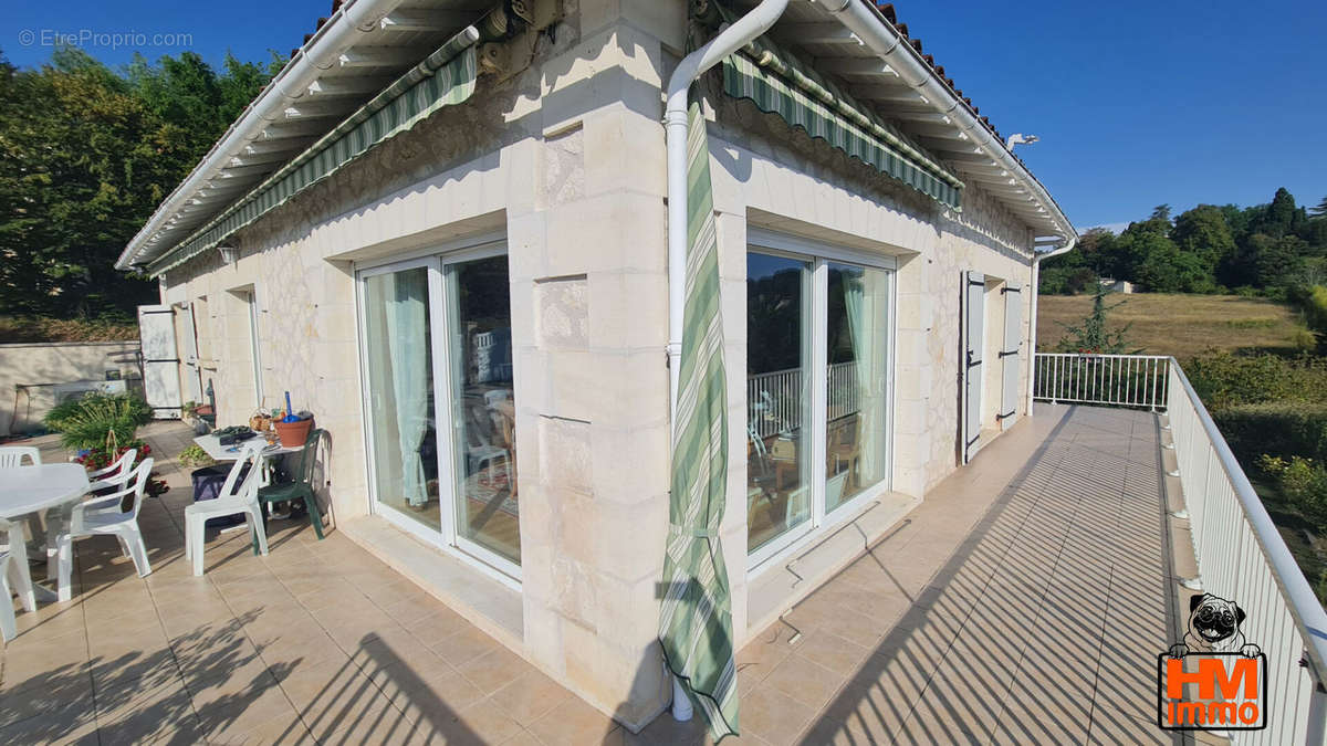 Maison à AUBETERRE-SUR-DRONNE