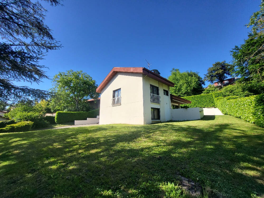 Maison à CHATILLON-SUR-CHALARONNE