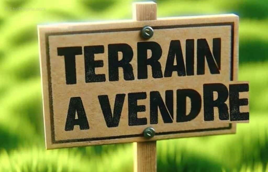 Terrain à SAINT-DENIS-LA-CHEVASSE