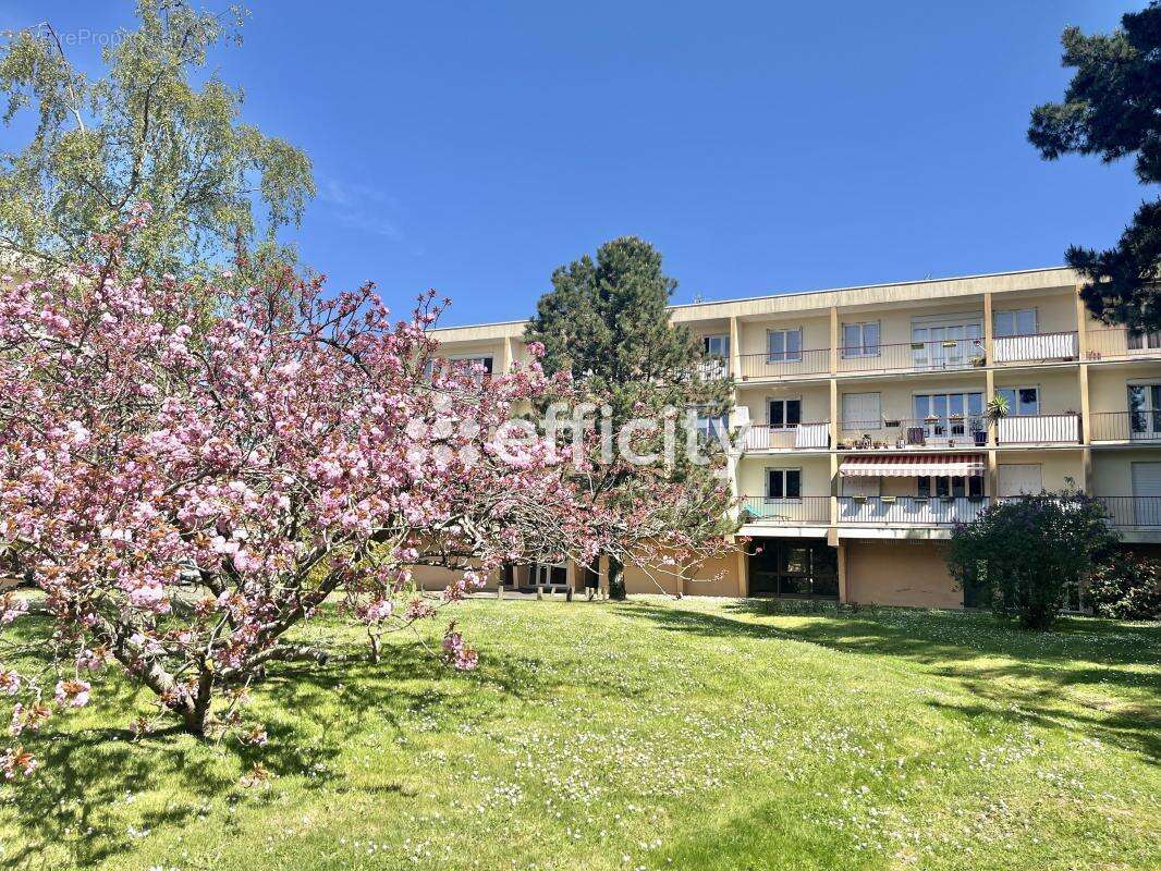 Appartement à SAINT-SEBASTIEN-SUR-LOIRE