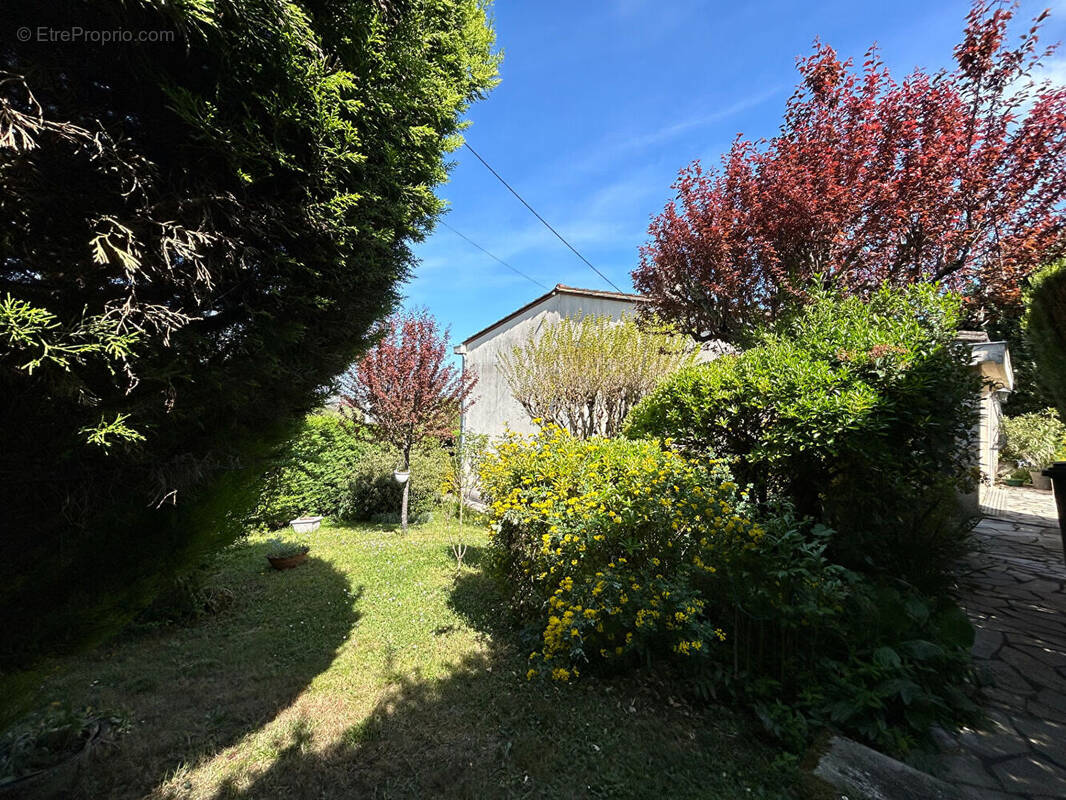 Maison à COULOUNIEIX-CHAMIERS