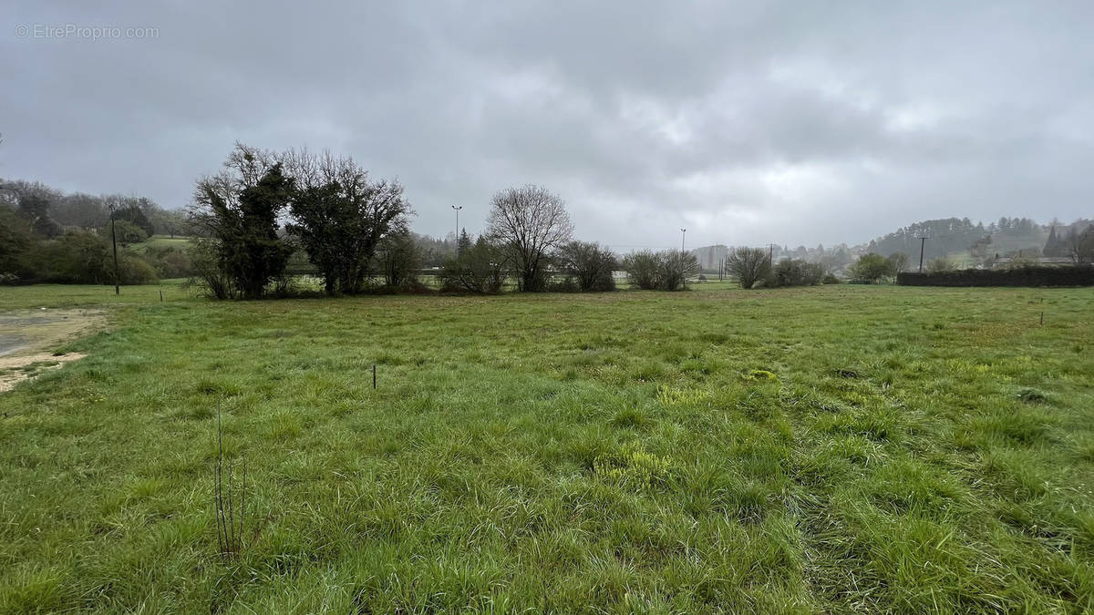 Terrain à PERIGUEUX