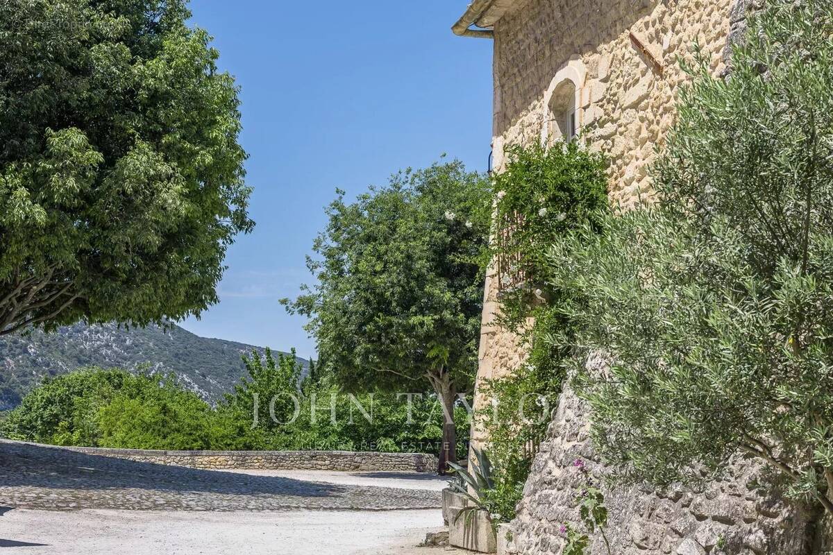 Appartement à OPPEDE
