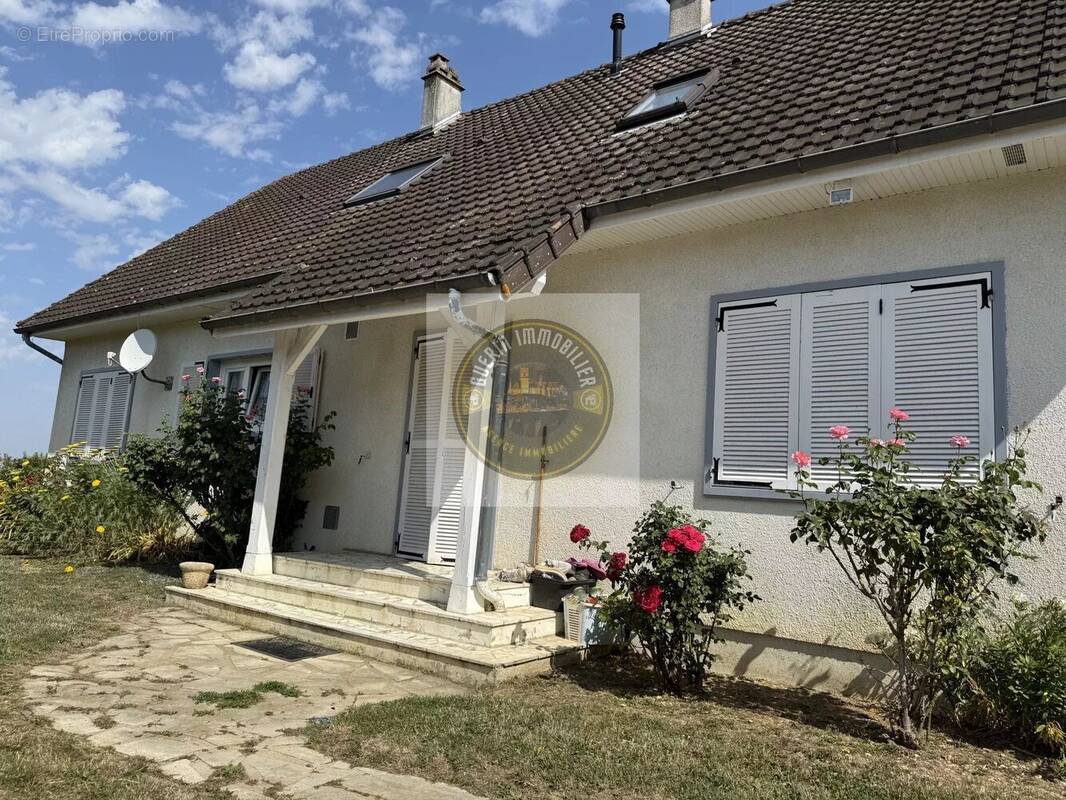 Maison à VARENNES-VAUZELLES