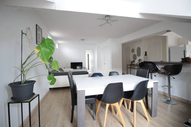 Appartement à RIVES
