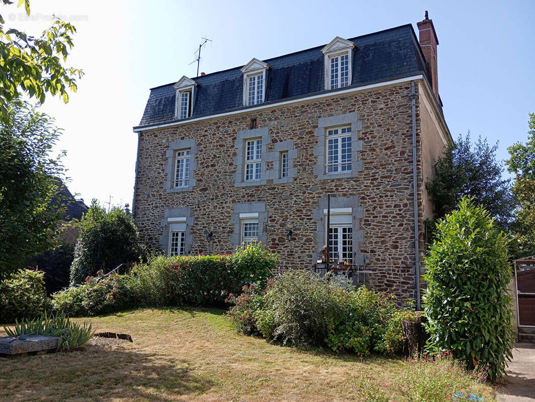Maison à MAYENNE