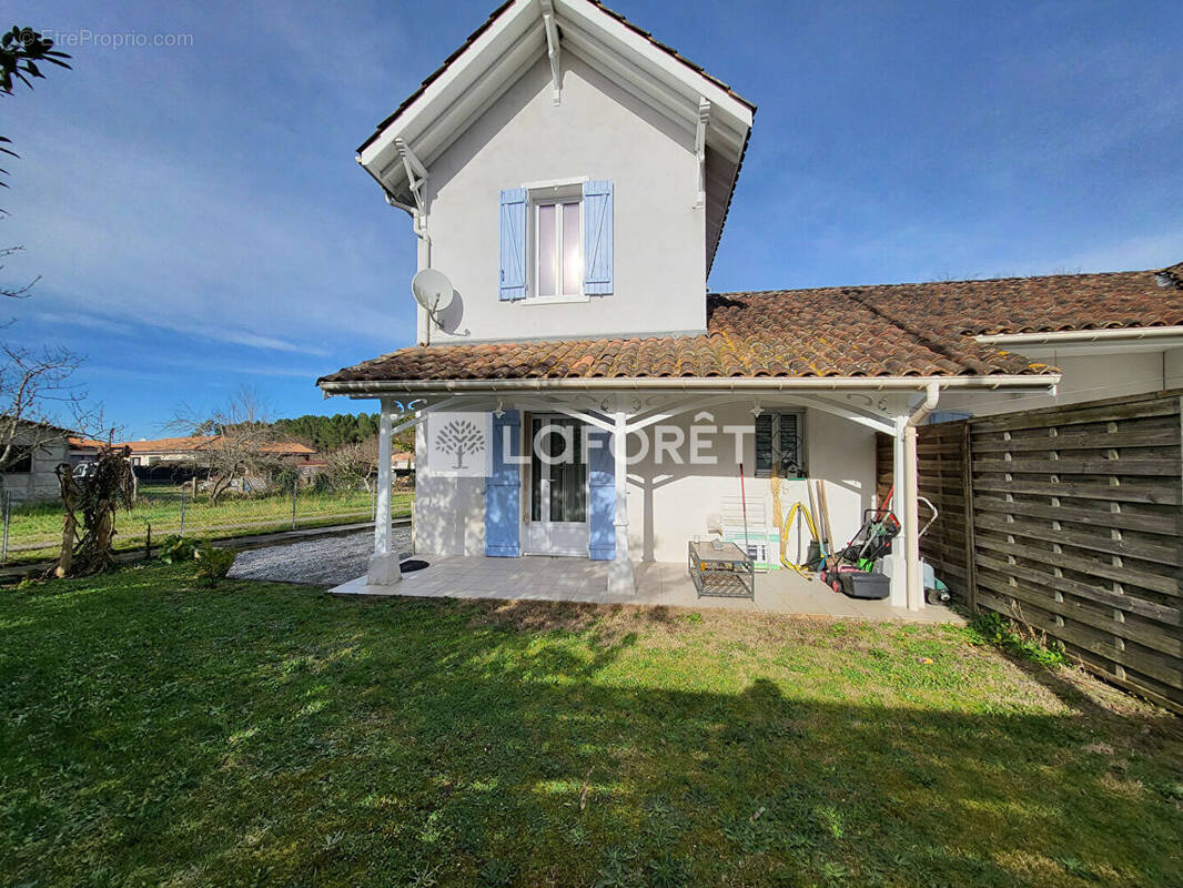 Appartement à AUREILHAN