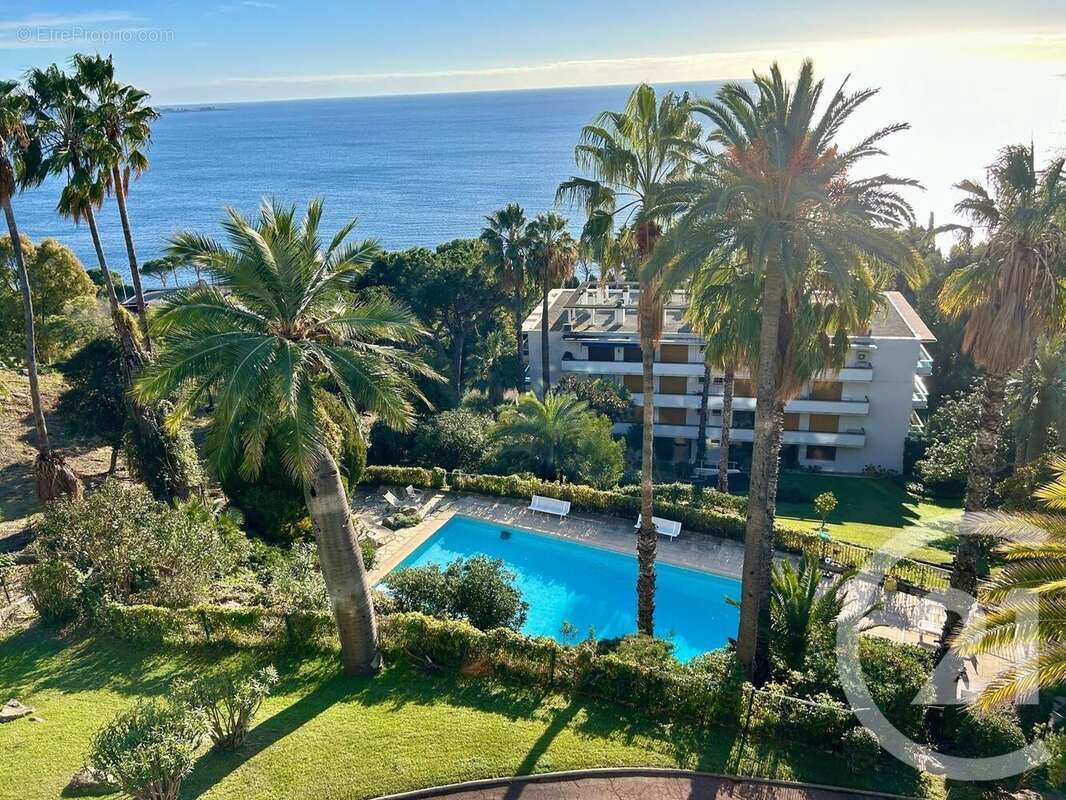 Appartement à VALLAURIS