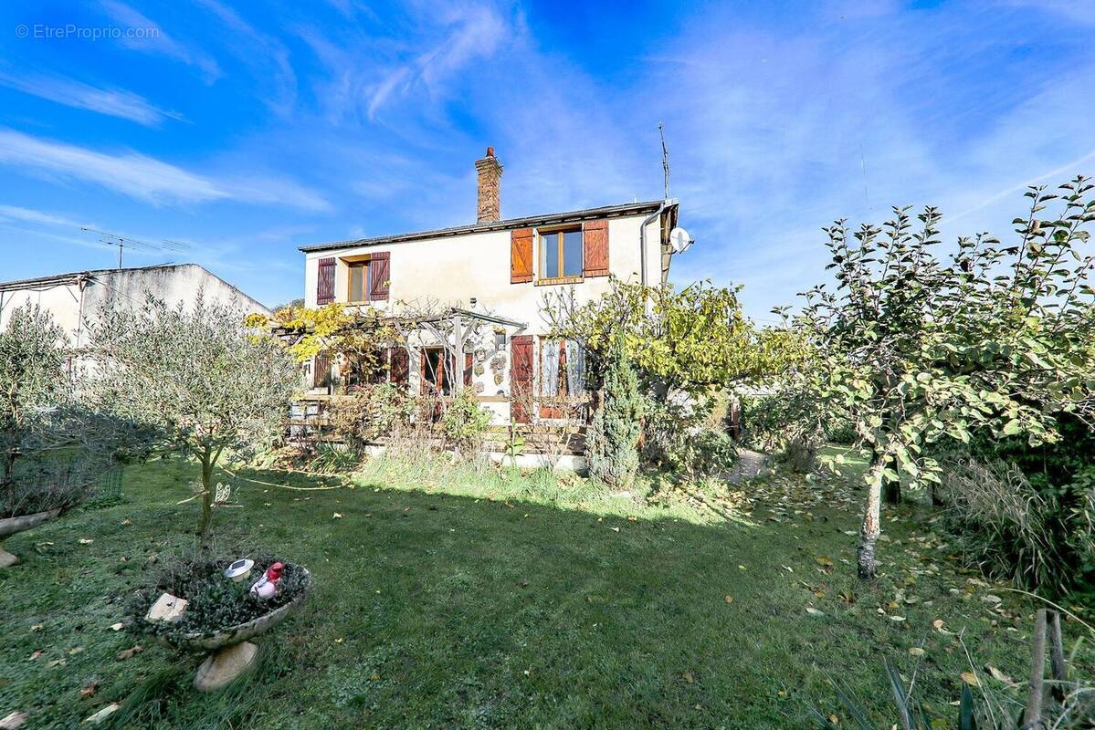 Maison à MEREVILLE