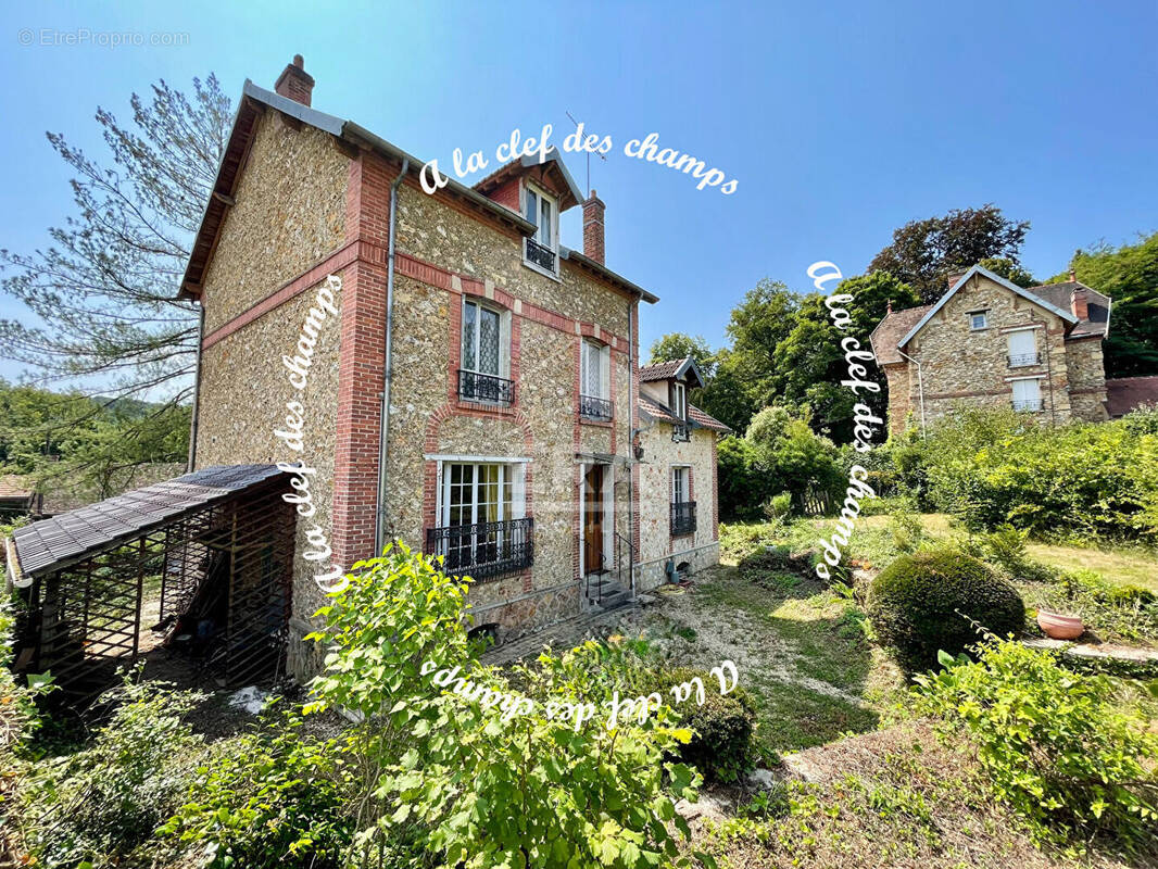 Maison à SAINT-REMY-LES-CHEVREUSE