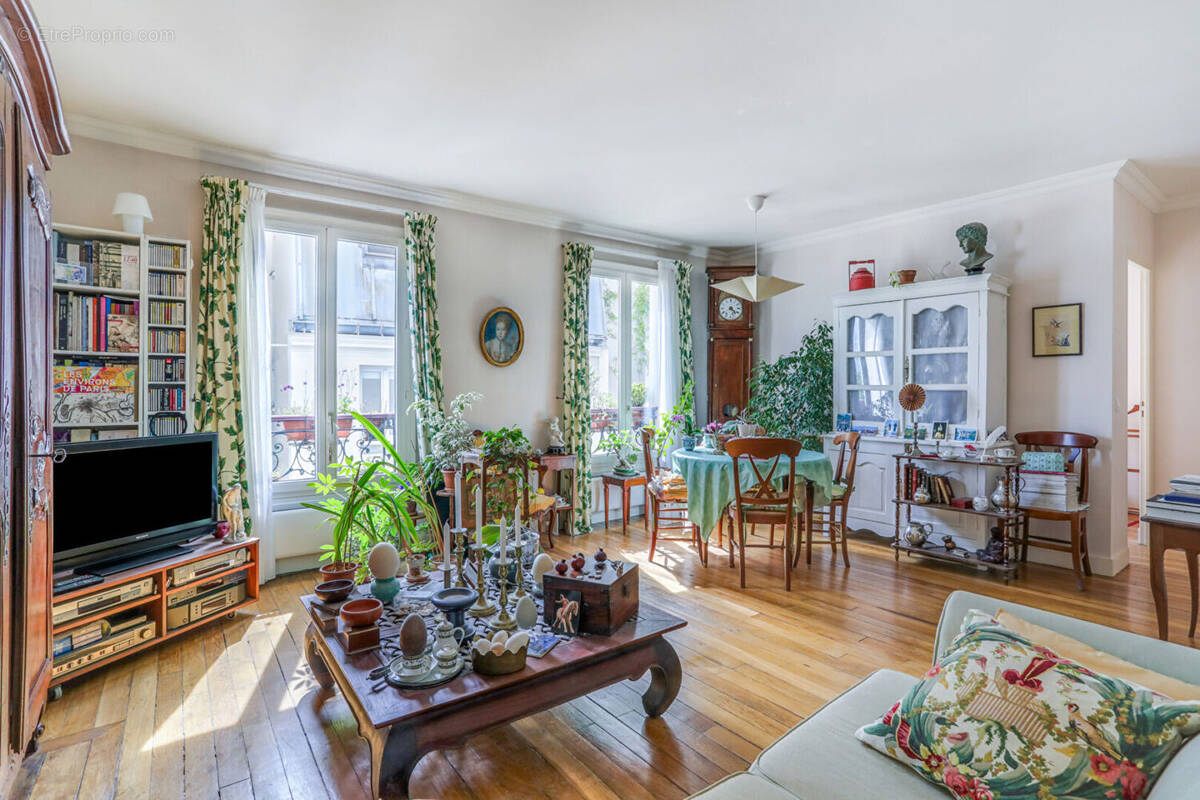 Appartement à PARIS-20E