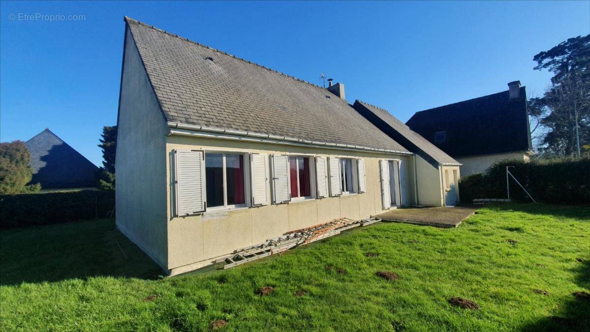 Maison à CARHAIX-PLOUGUER