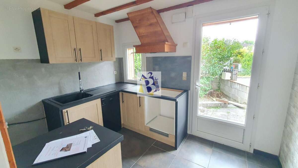 Maison à TOUVRE