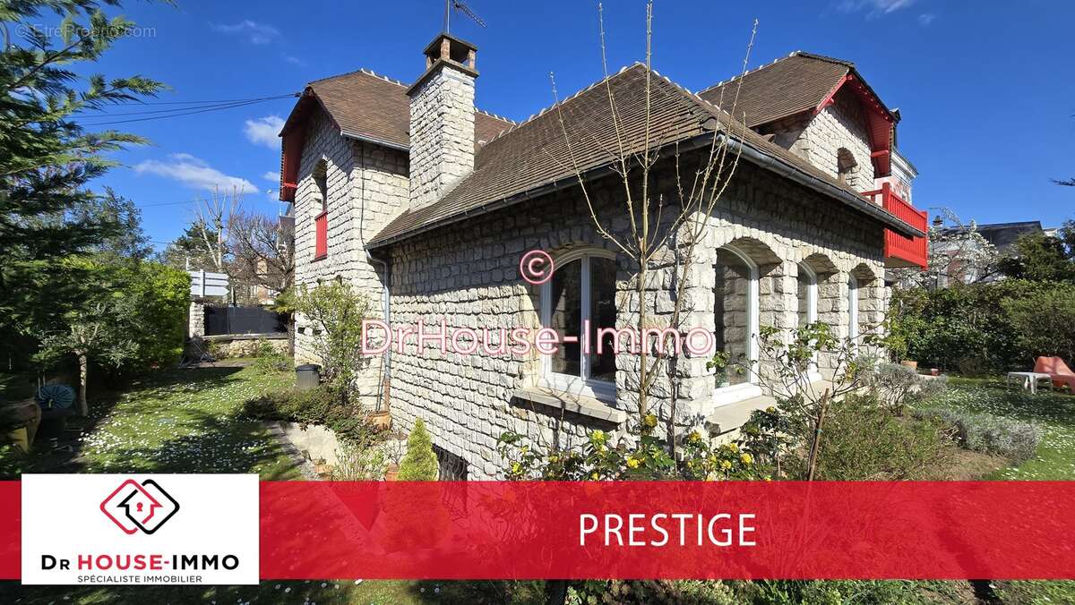 Maison à SAINT-MAUR-DES-FOSSES