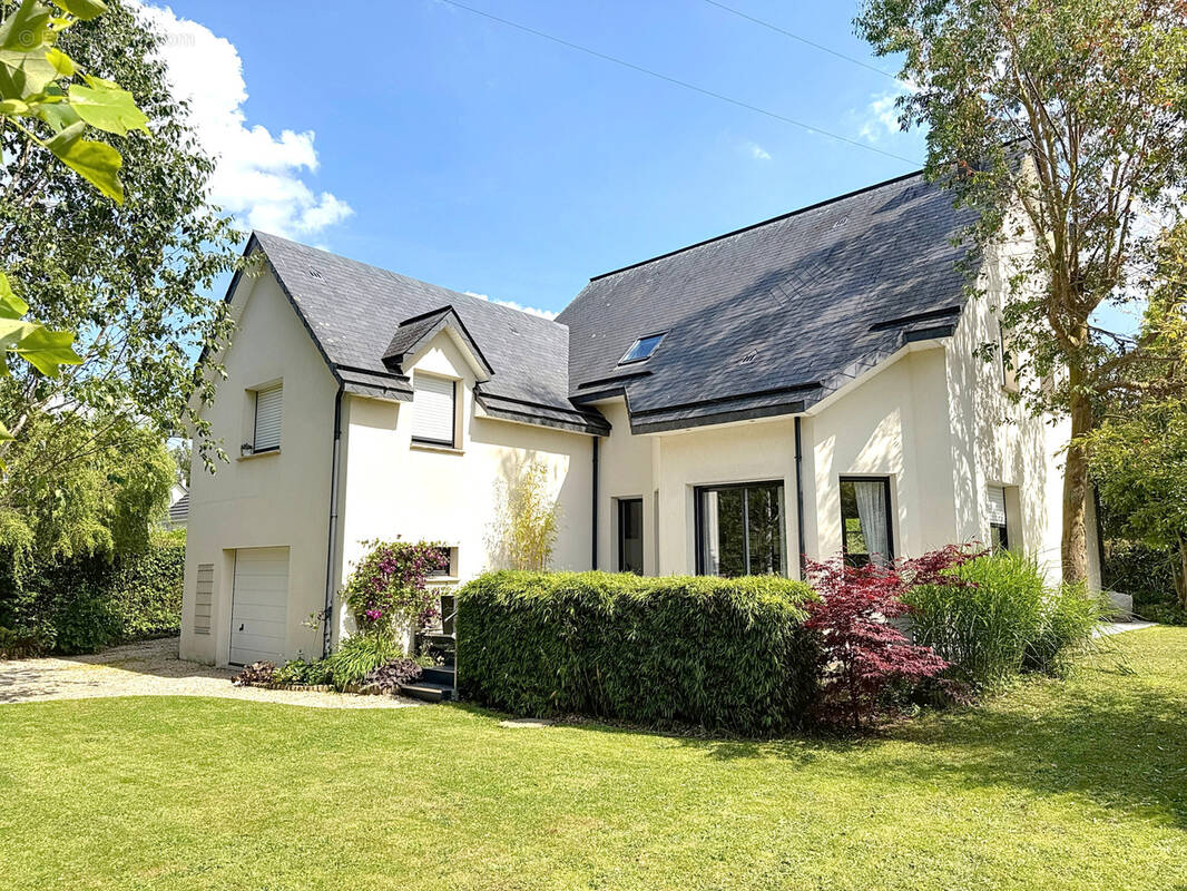 Maison à SAINT-LEGER-DU-BOURG-DENIS