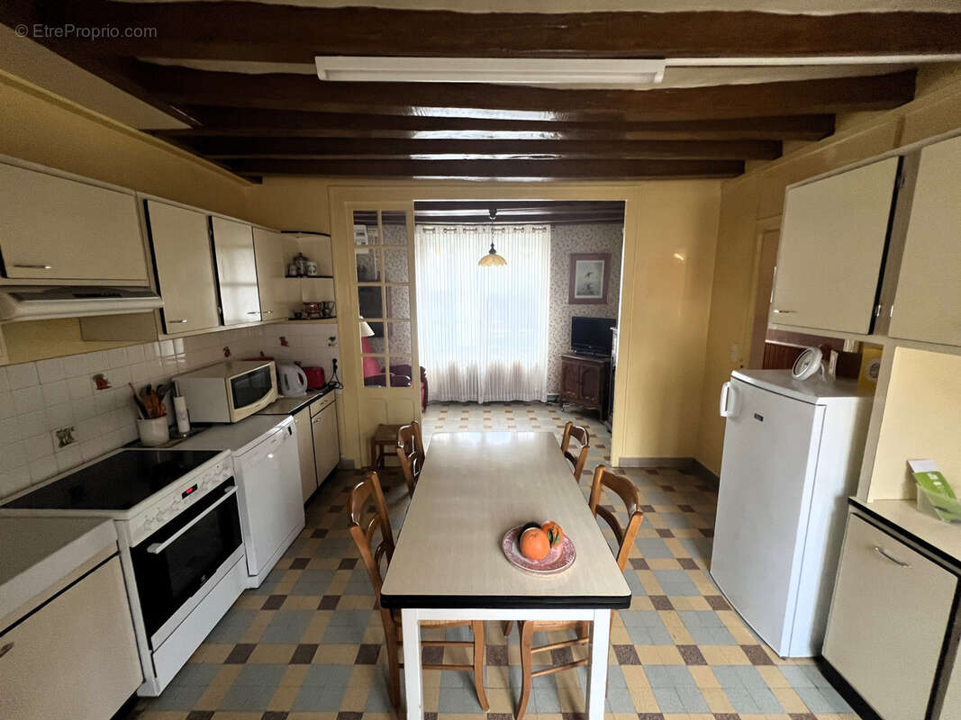 Maison à LA QUEUE-LES-YVELINES