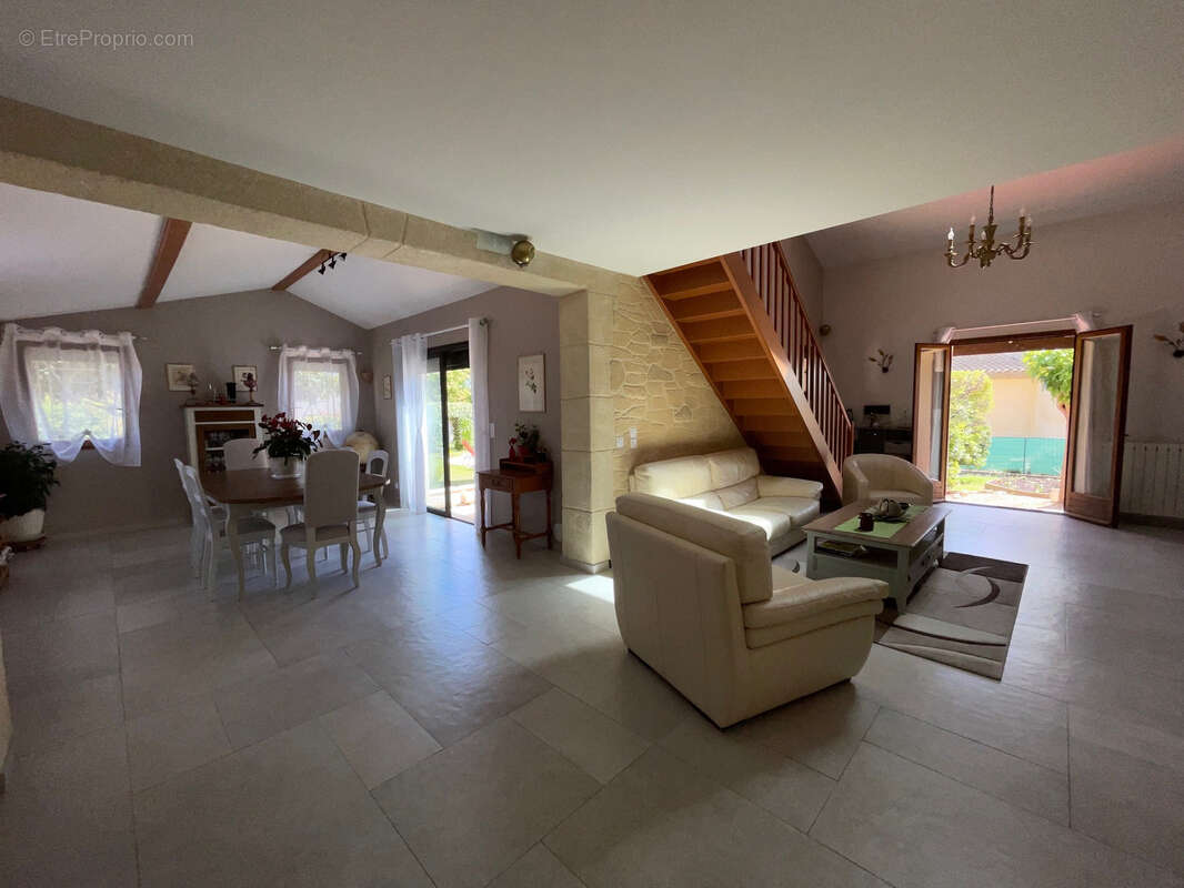 Maison à SAINT-GENIES-DE-FONTEDIT