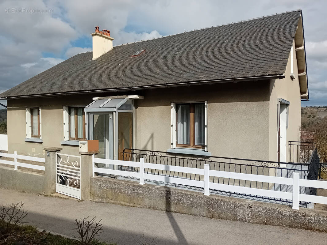 Maison à SAINT-FLOUR