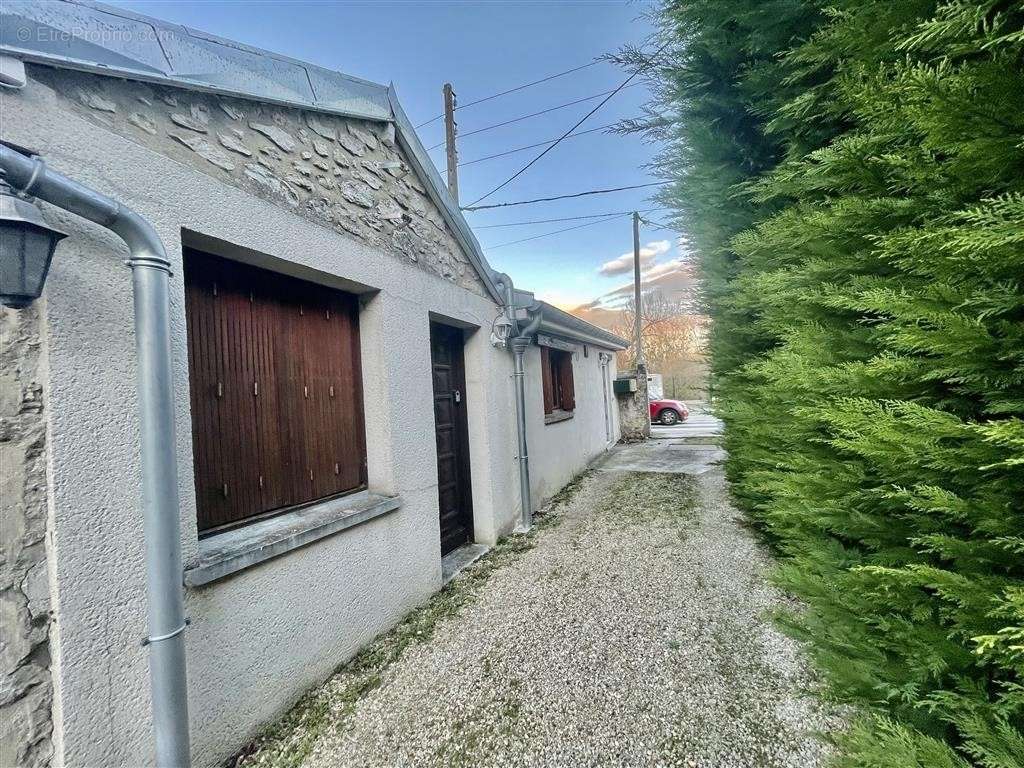 Maison à ONCY-SUR-ECOLE