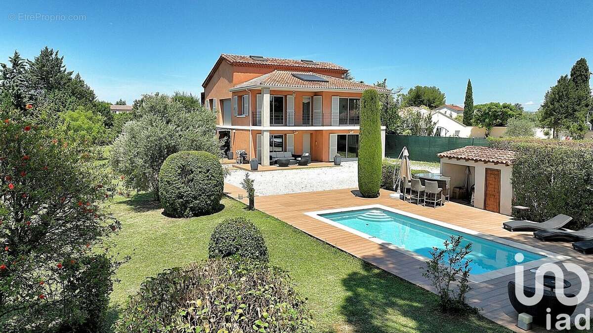 Photo 3 - Maison à ENTRAIGUES-SUR-LA-SORGUE