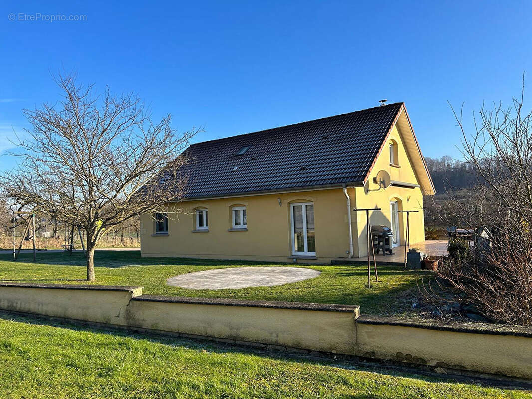 Maison à DOMPAIRE