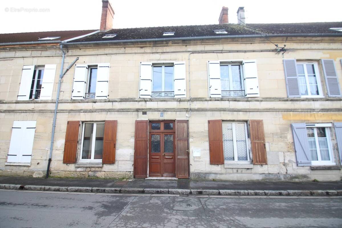 Maison à BALAGNY-SUR-THERAIN