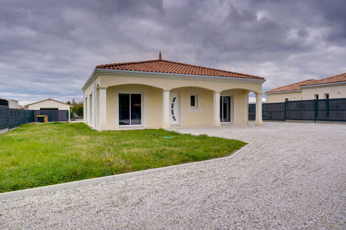 Maison à LA LANDE-DE-FRONSAC