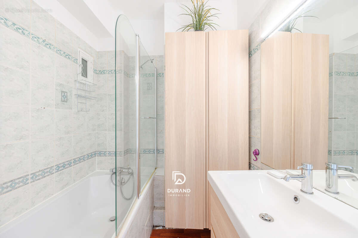 Appartement à MARSEILLE-5E