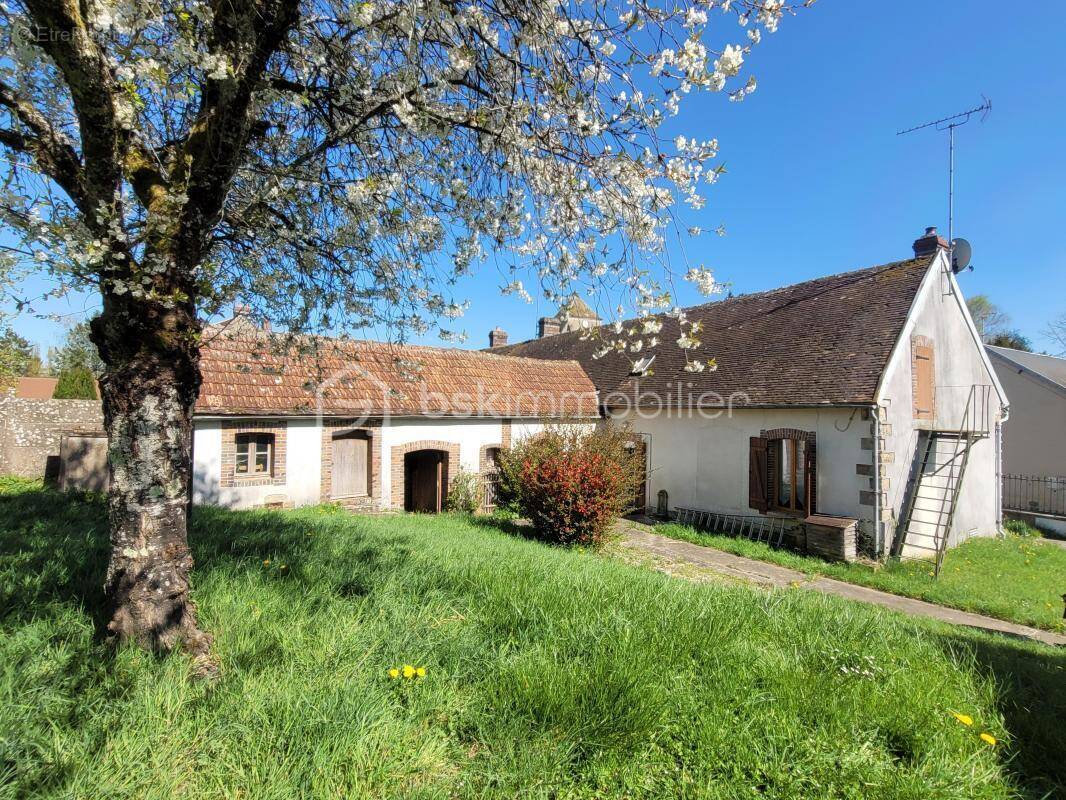 Maison à SAVIGNY-SUR-CLAIRIS