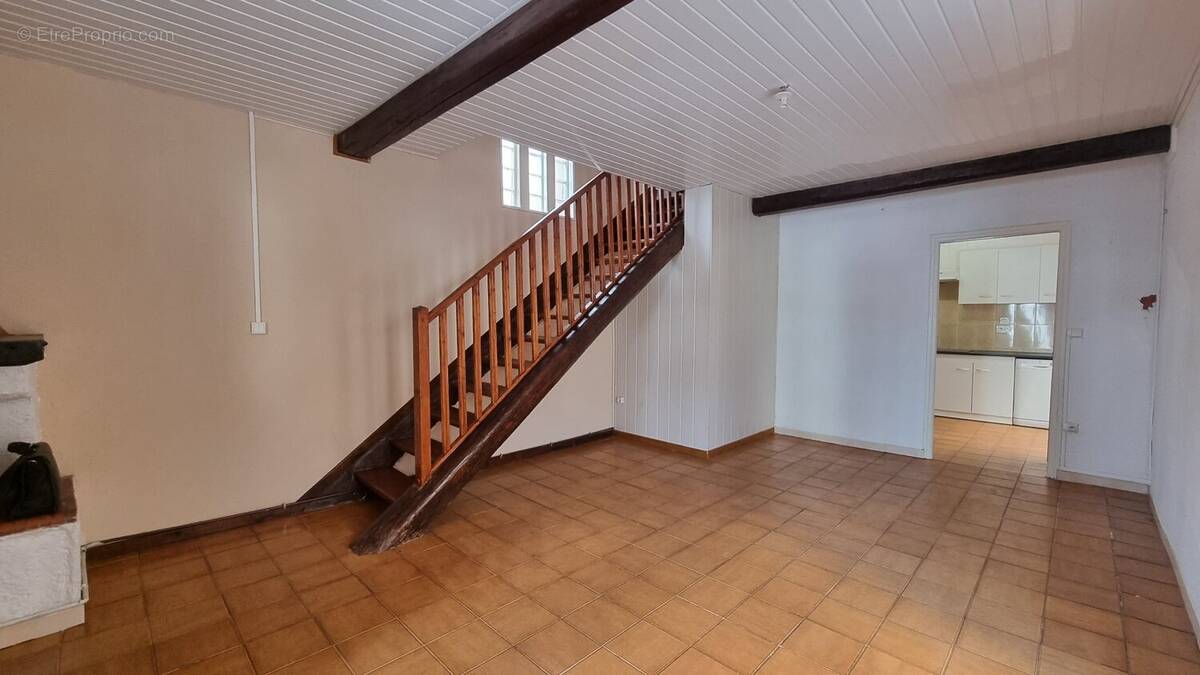 Maison à VILLENEUVE-LES-BEZIERS