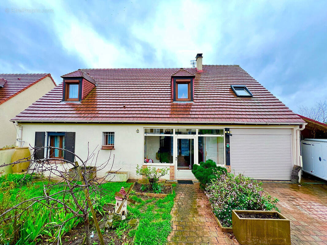 Maison à MARINES