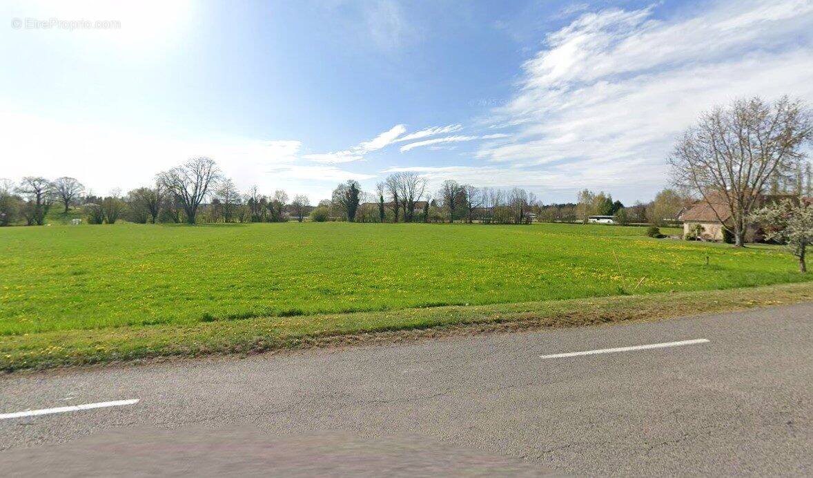 Terrain à VERCEL-VILLEDIEU-LE-CAMP