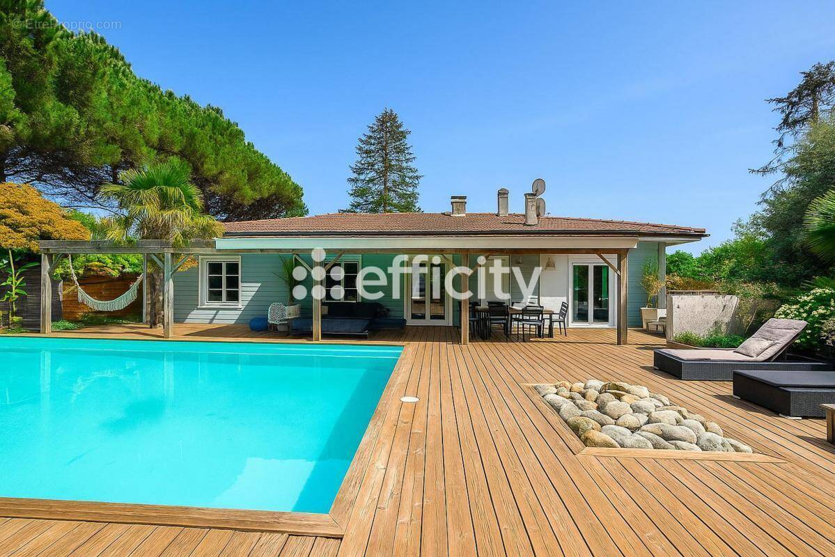 Maison à LACANAU