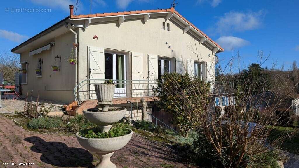Maison à CIVRAY