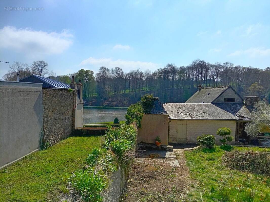 Appartement à QUINTIN