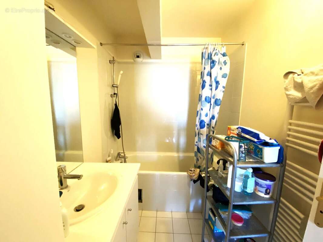 Appartement à VILLETANEUSE