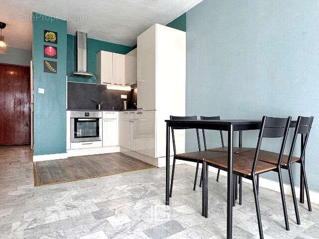 Appartement à SIX-FOURS-LES-PLAGES
