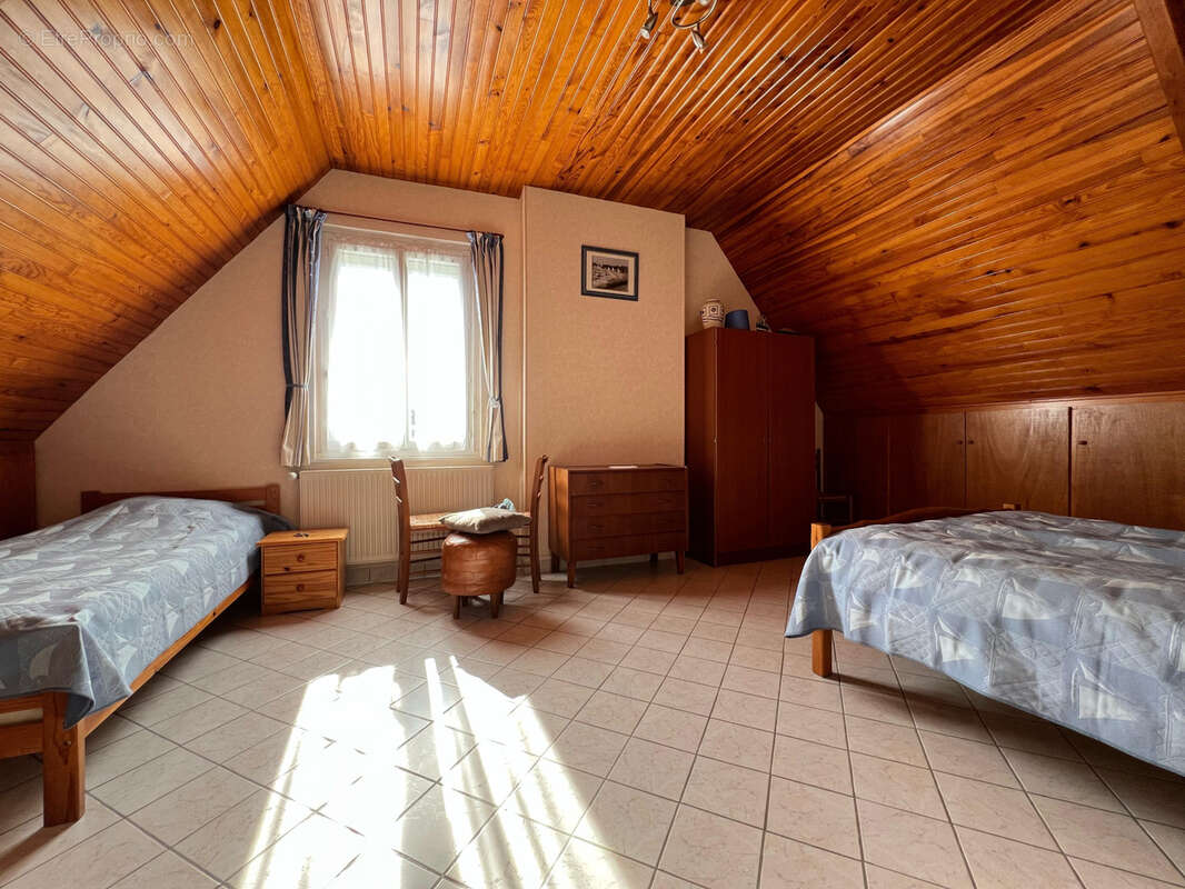 Maison à SAINT-JACUT-DE-LA-MER
