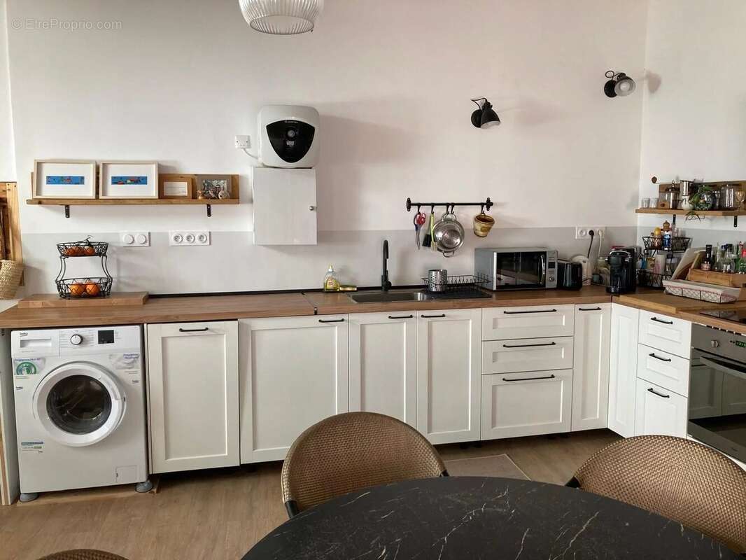 Appartement à COTIGNAC