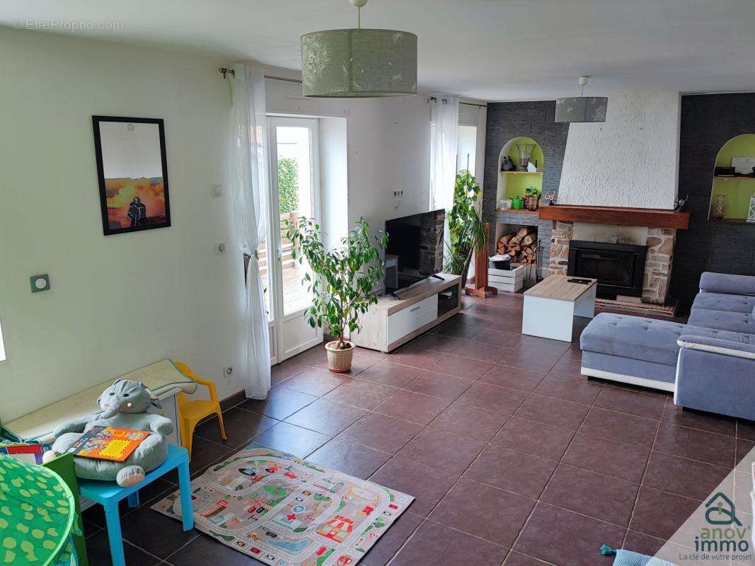 Maison à CHARROUX
