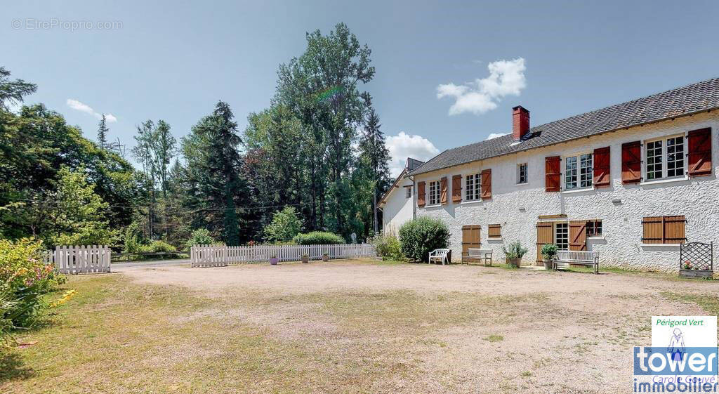 Maison à SAINT-PAUL-LA-ROCHE