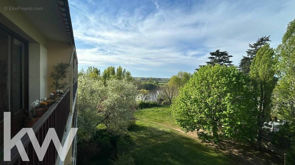 Appartement à LA CHAPELLE-SAINT-MESMIN