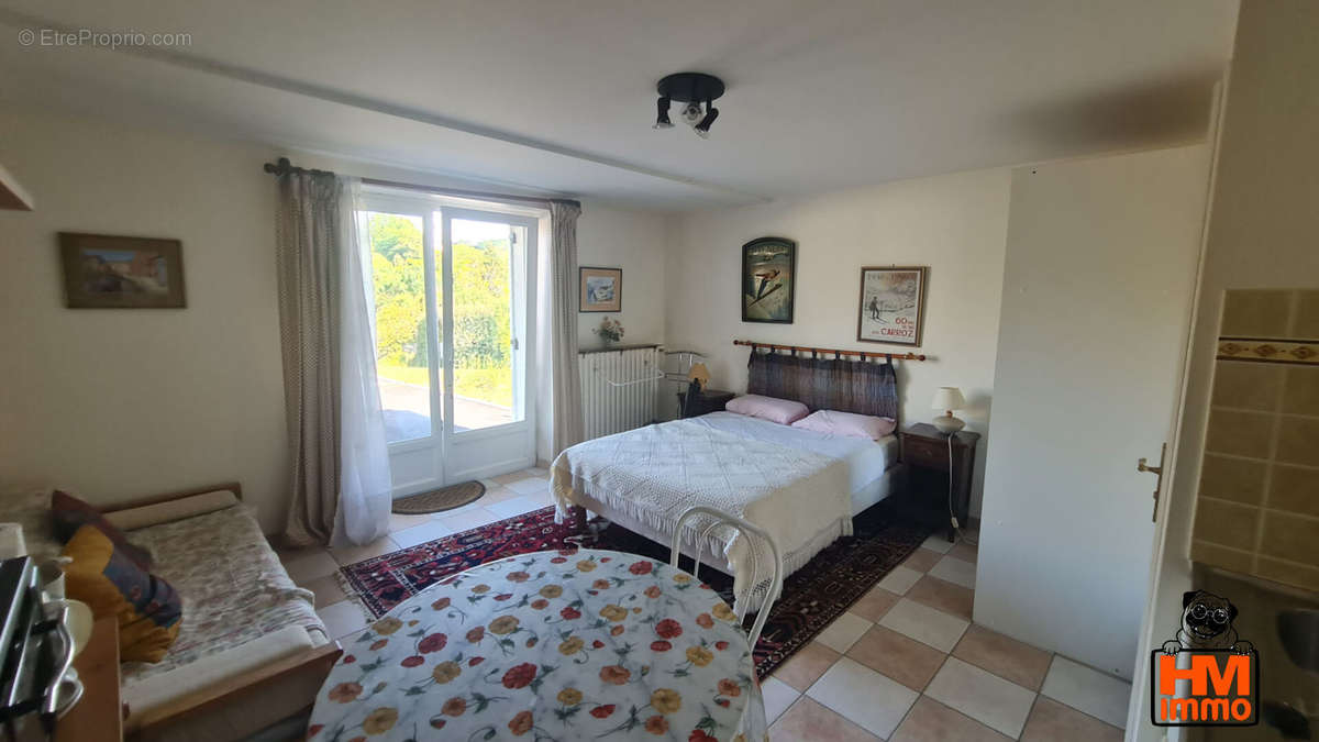 Maison à AUBETERRE-SUR-DRONNE