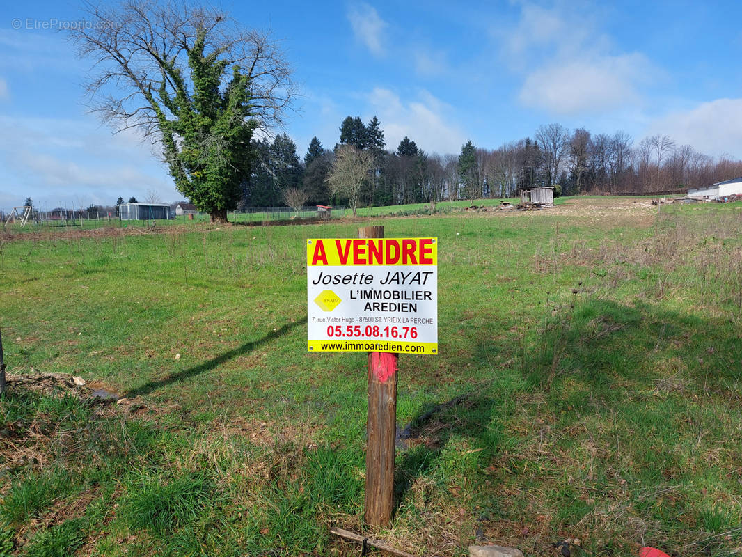 Terrain à GLANDON
