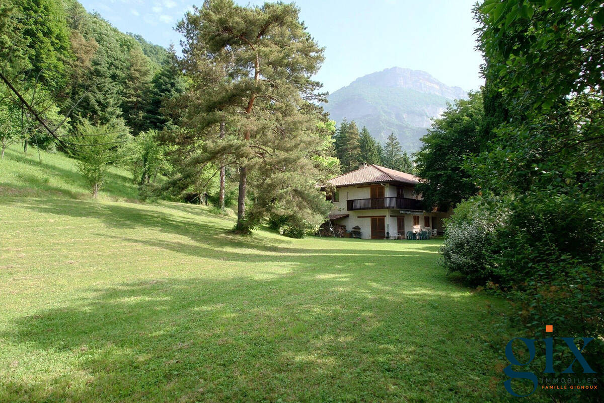 Maison à LA TRONCHE