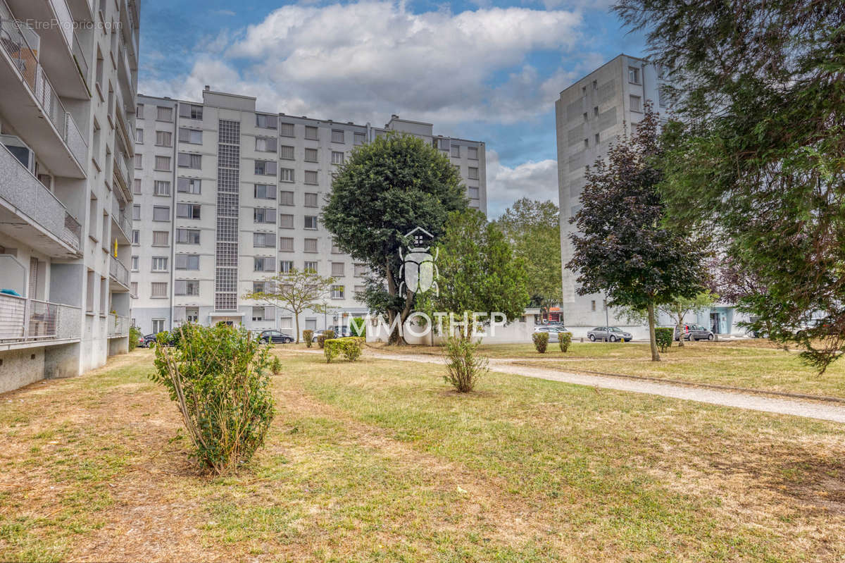 Appartement à LE PONT-DE-CLAIX
