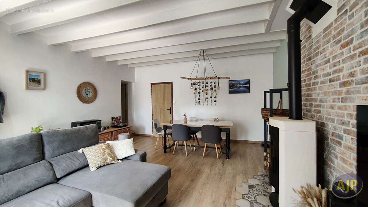 Maison à SAINT-AUBIN-DES-CHATEAUX