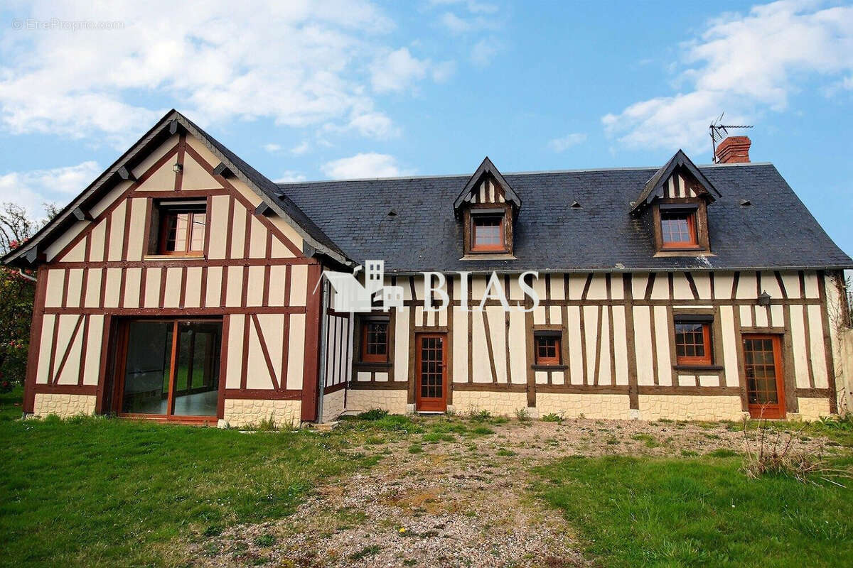 Maison à BOURG-ACHARD